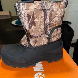 Kids/boys snow boots. Worn one time because it only snowed one time!